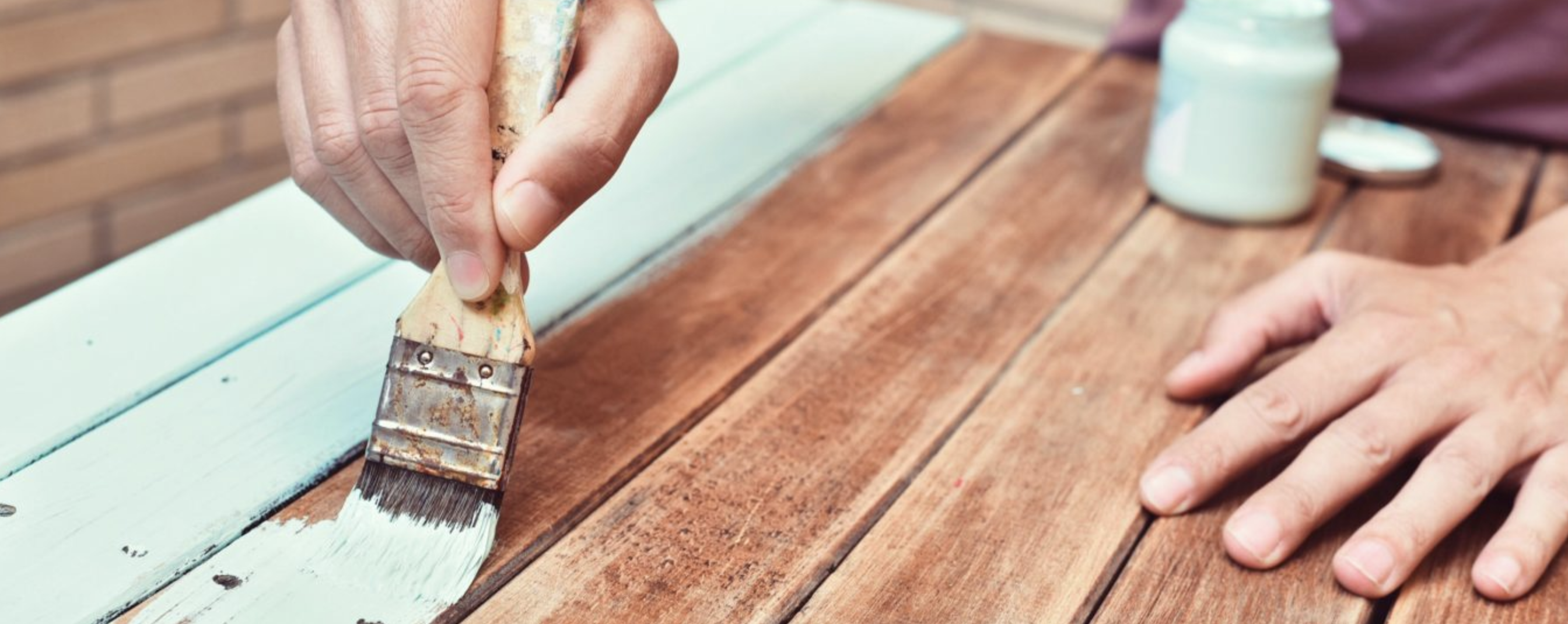 5 Mistakes Professional Furniture Flippers Always Notice header image.