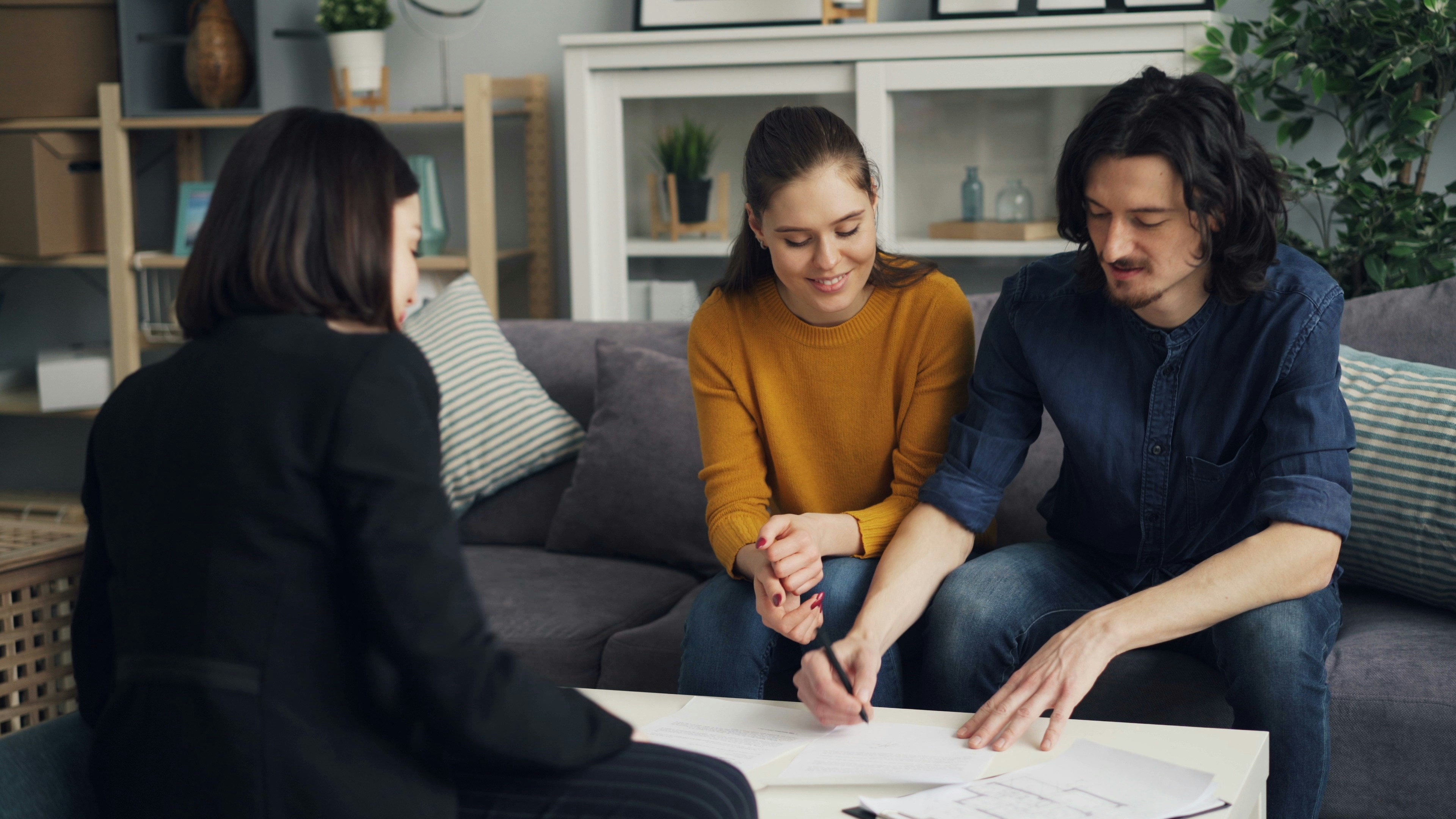 why buyers and sellers still hire realtors