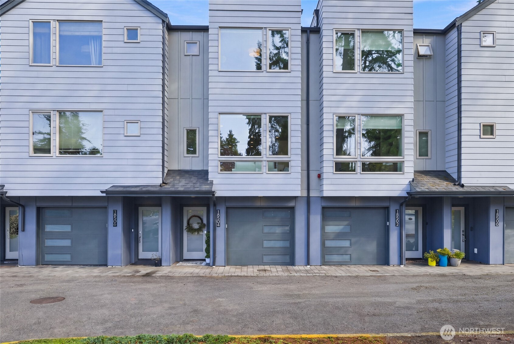Move-In Ready Shoreline Townhome With No HOA header image.