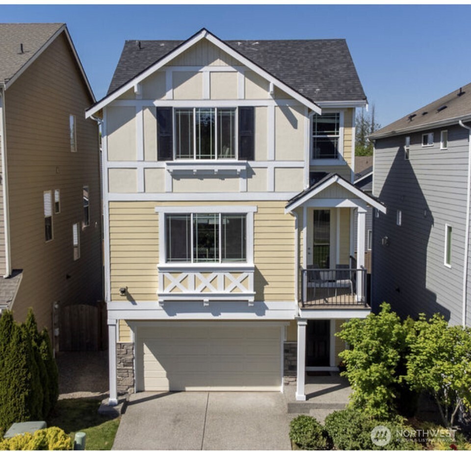 A Meticulously Maintained Home in the Heart of Lynnwood header image.