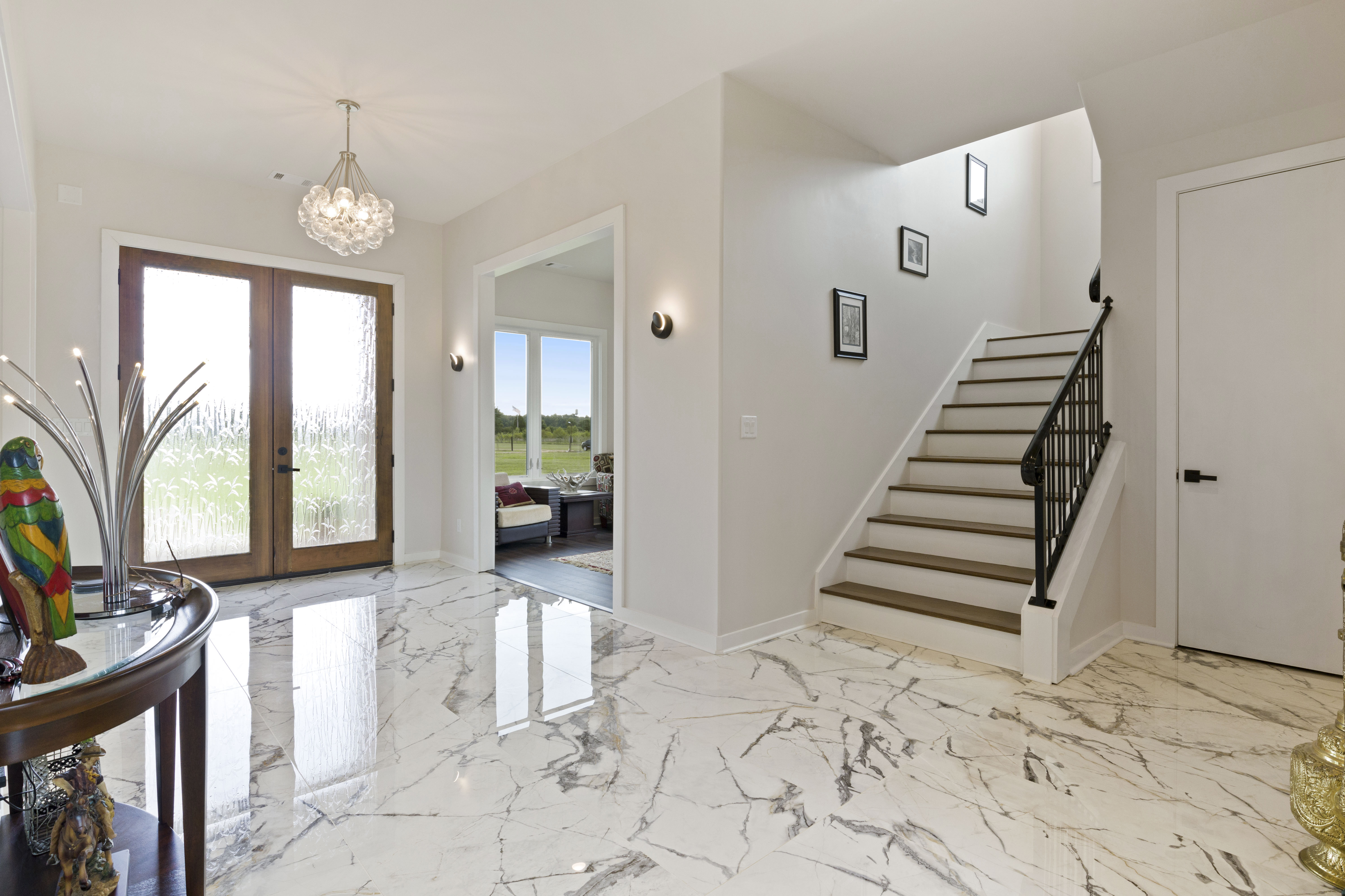Marketing strategies for selling a home header image.
