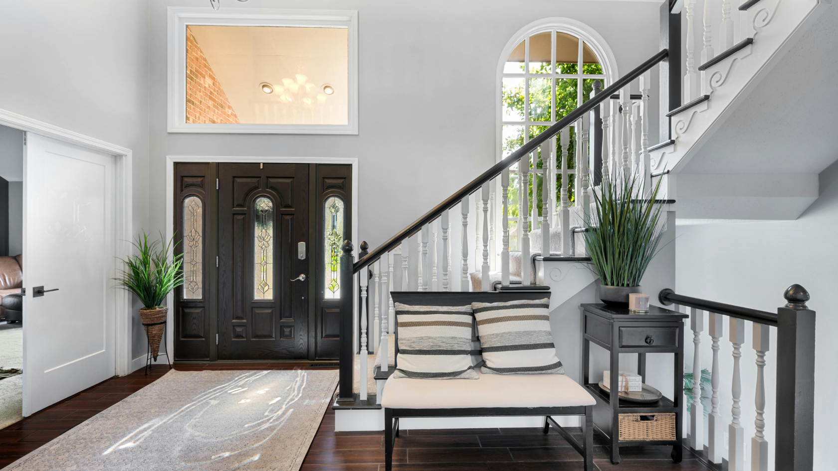Downsizing in 2025? A Step-by-Step Guide to Selling for Top Dollar header image.