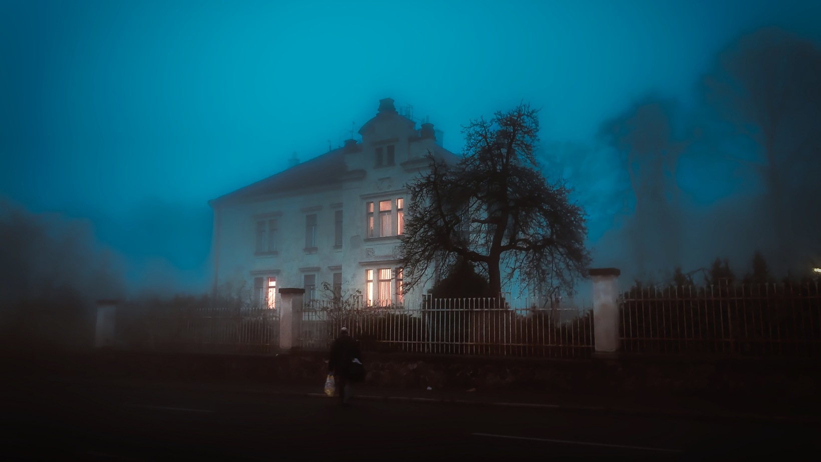 Would you buy a haunted house? header image.