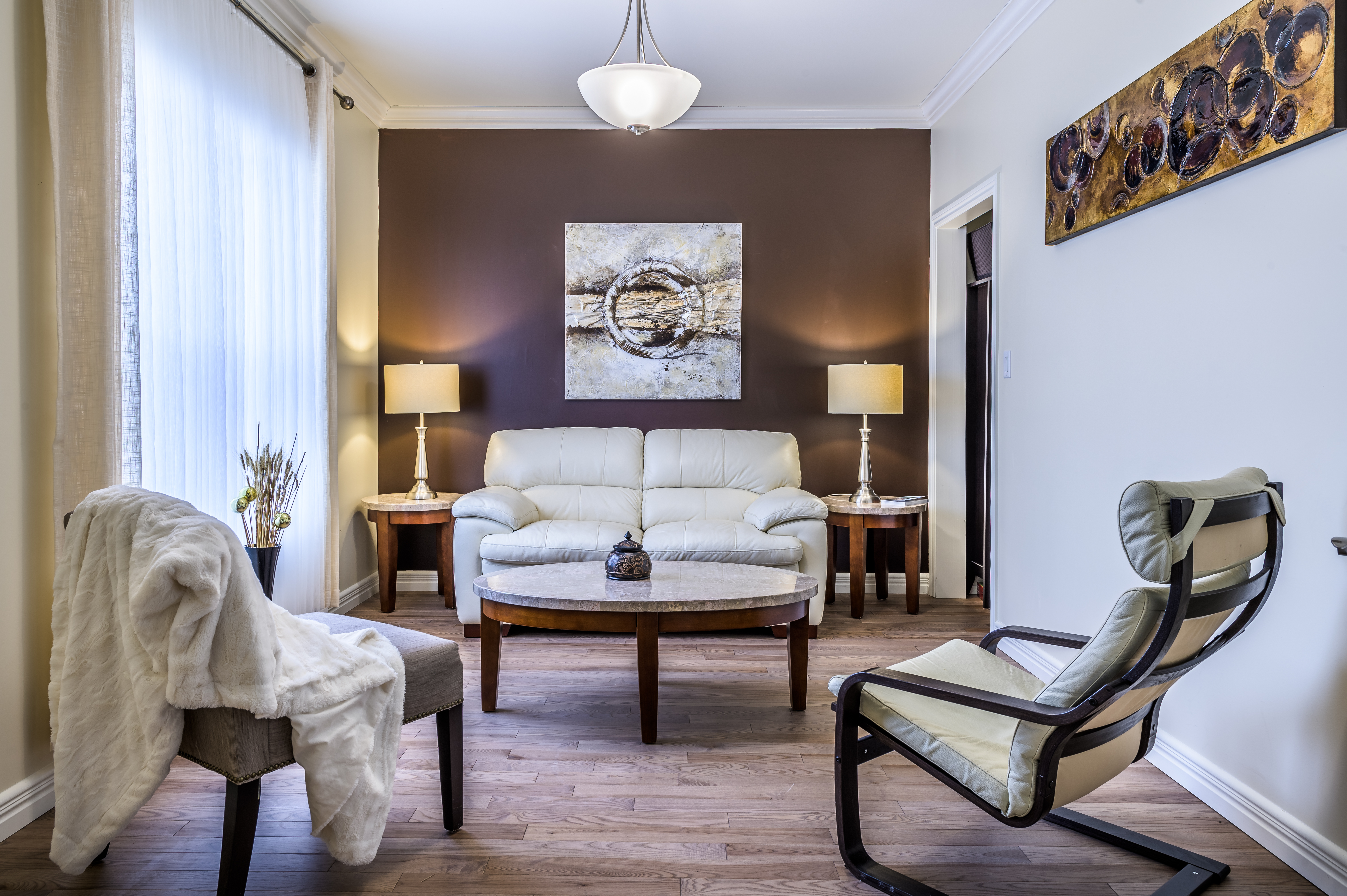 How to Sell & Buy a Home at the same time in 2024 header image.