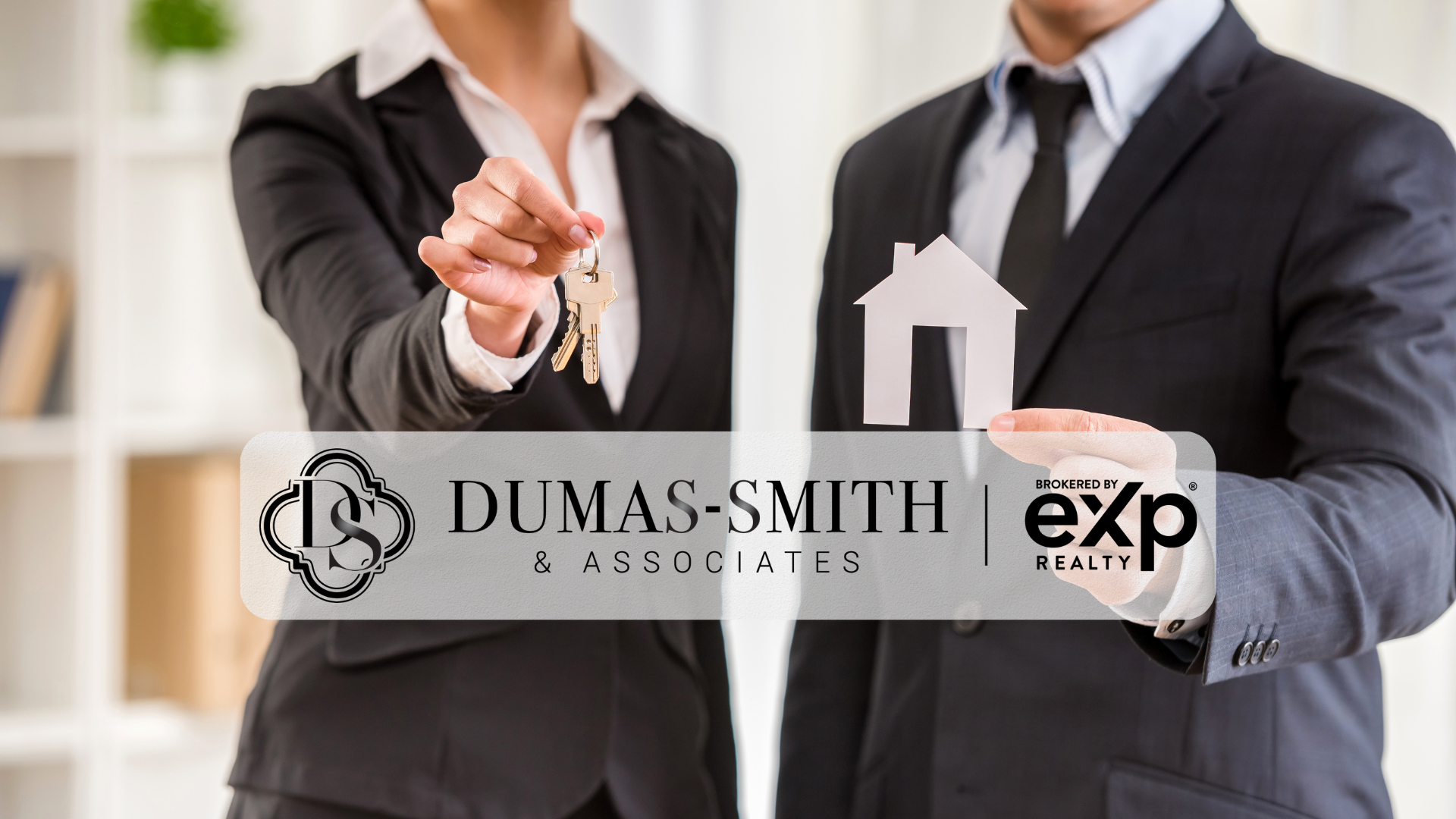 Using a Real Estate Agent vs. Selling Your Home Yourself: Making the Right Choice for Your Property Sale header image.