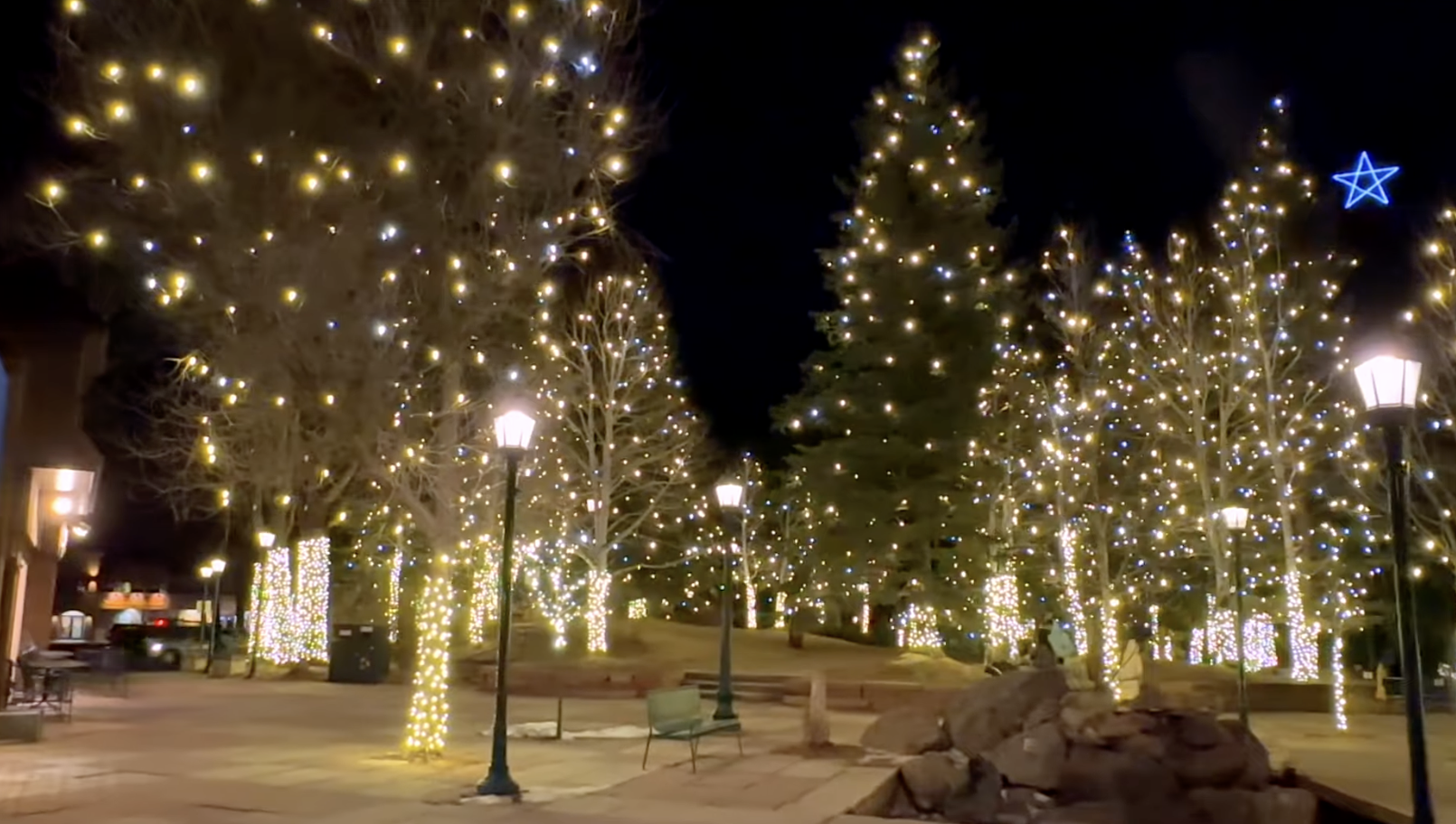 Best Things About Living In Estes Park: Christmas Downtown