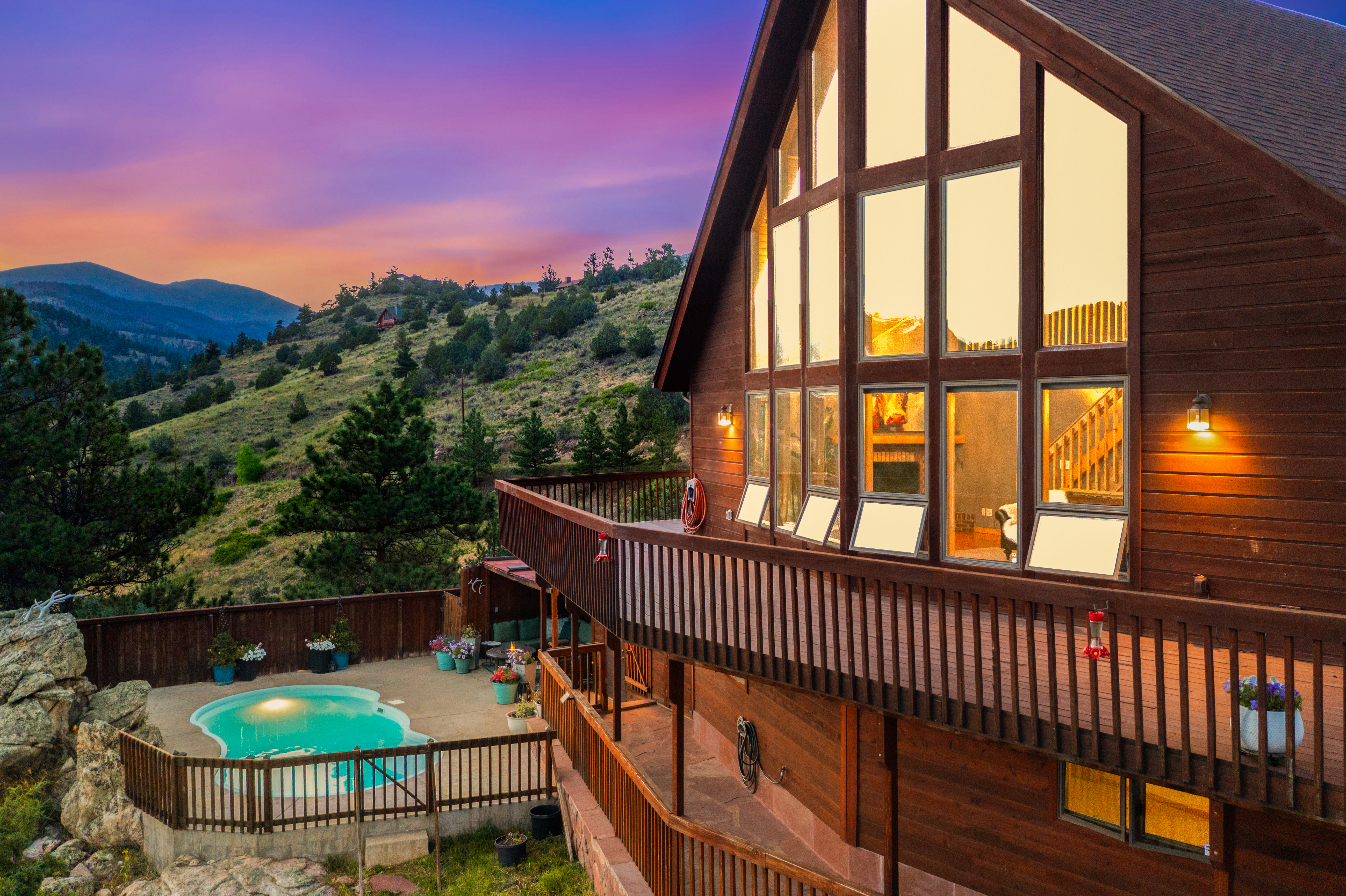Mountain home in Estes Park perfect for second home buyers in Colorado