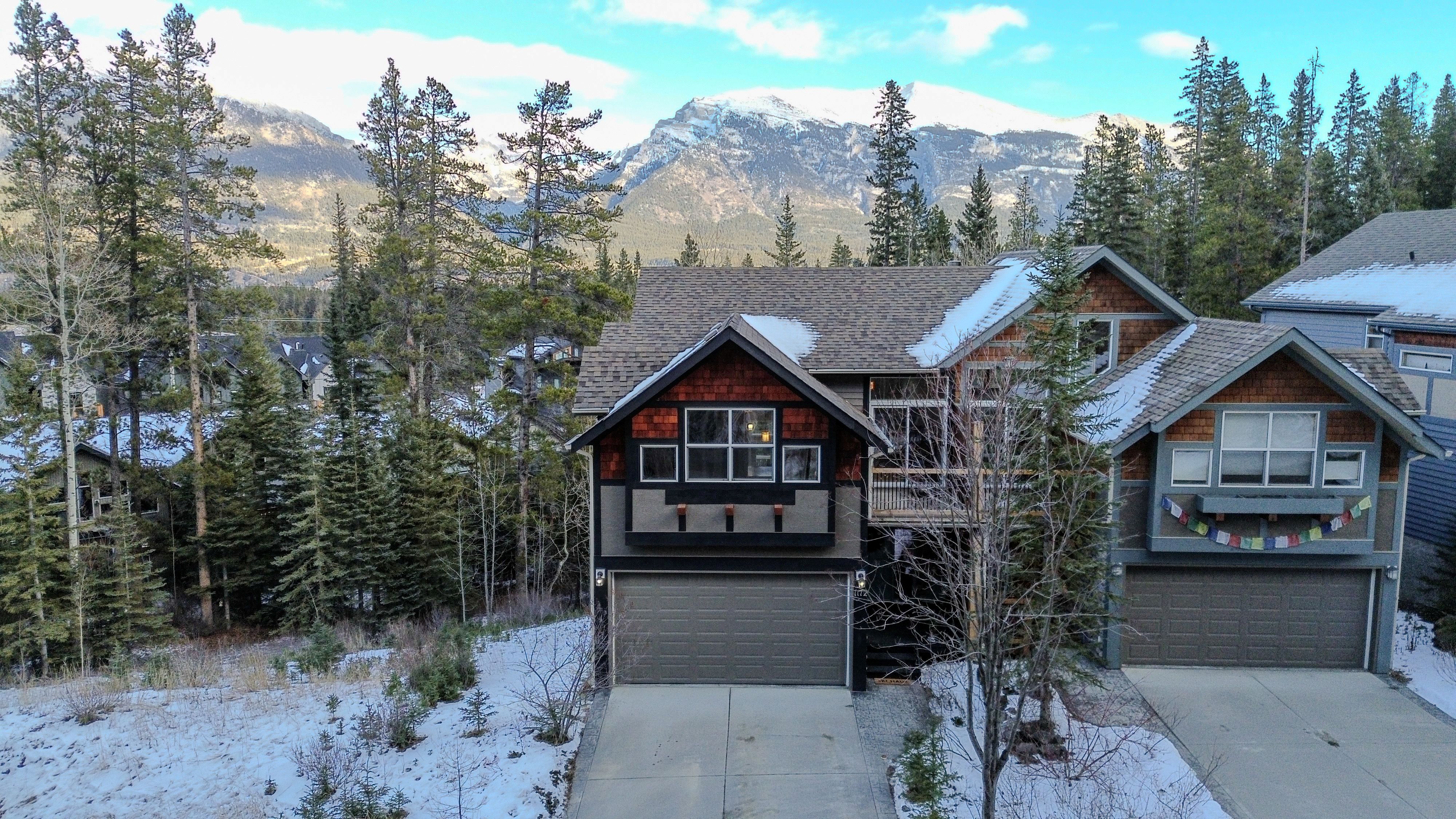 Welcome to 1172 Wilson Way: Your Mountain Sanctuary in Canmore header image.