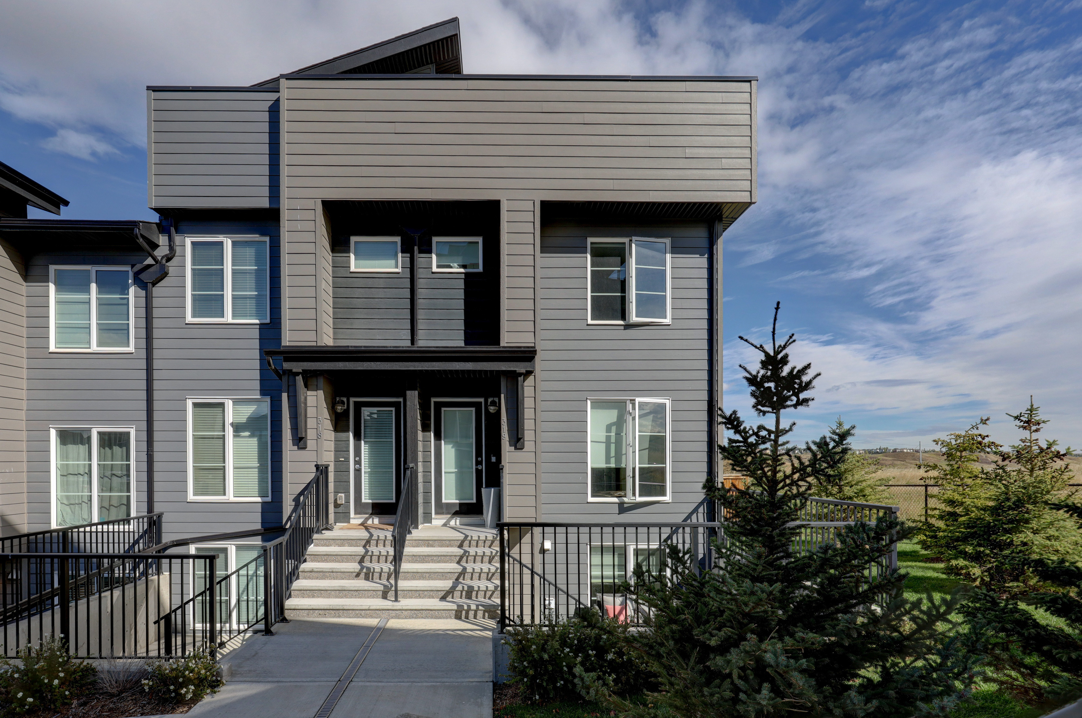 Just Listed: Spacious End-Unit Townhome in Haskayne header image.