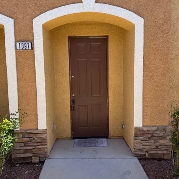 Check out this gorgeous condo! header image.
