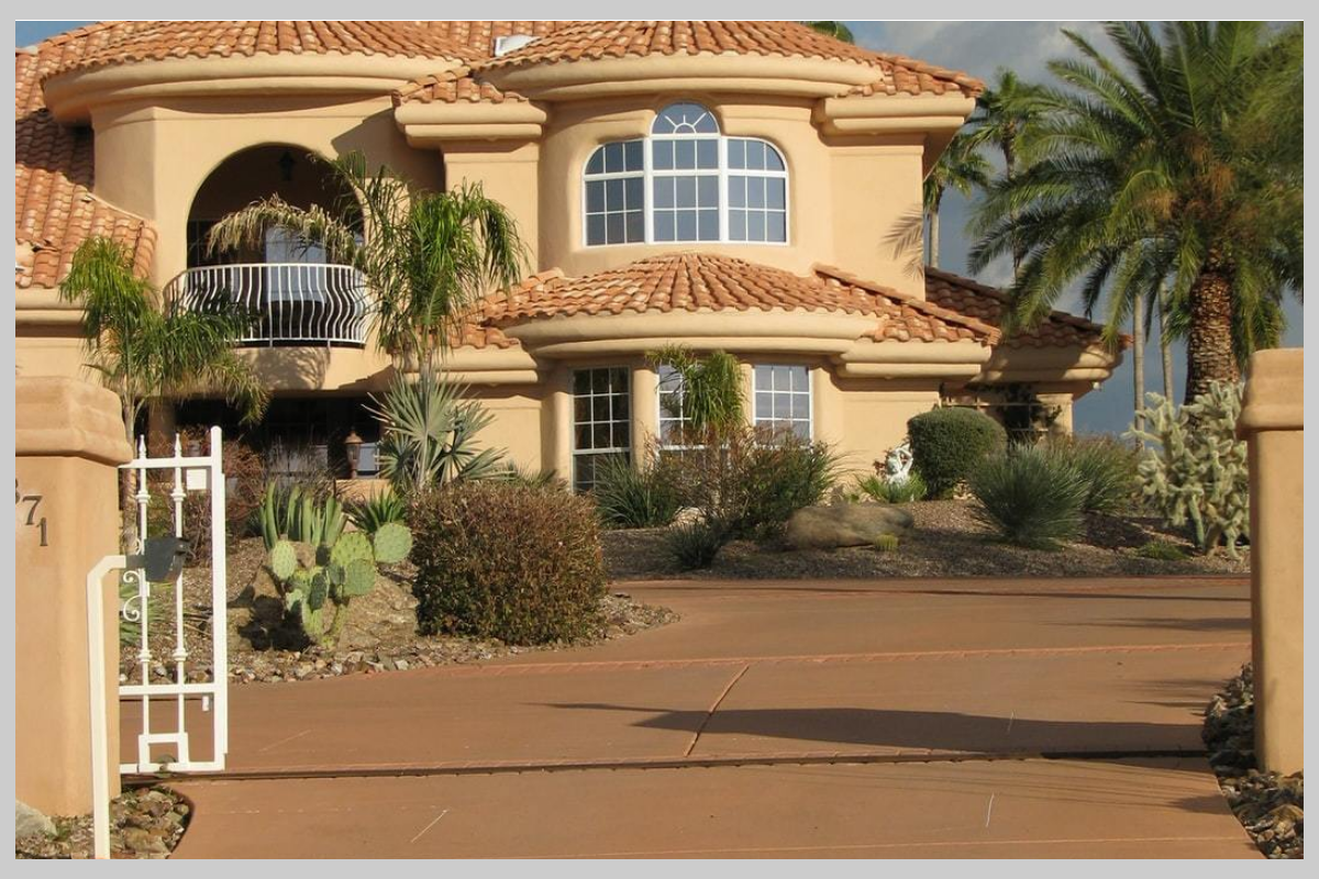 Is Now A Good Time to Buy and Sell Real Estate? header image.