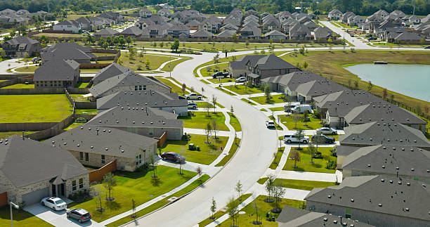 Ways to connect with your neighborhood when moving to a new state header image.