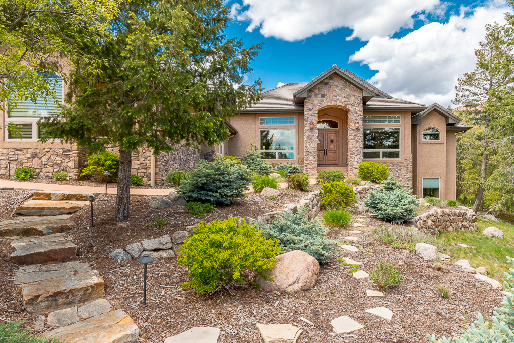 Top 5 Ways to Choose the BEST Real Estate Agent When Buying a Home in Colorado Springs header image.