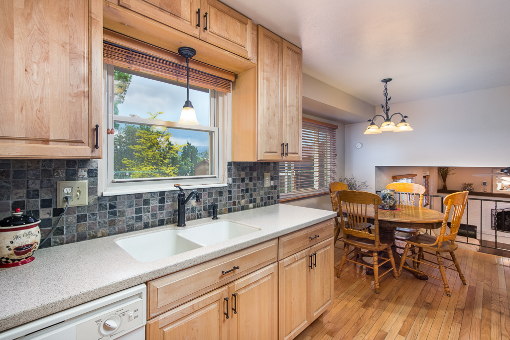 Three Signs That It’s Time to Lower The Price of your Real Estate header image.