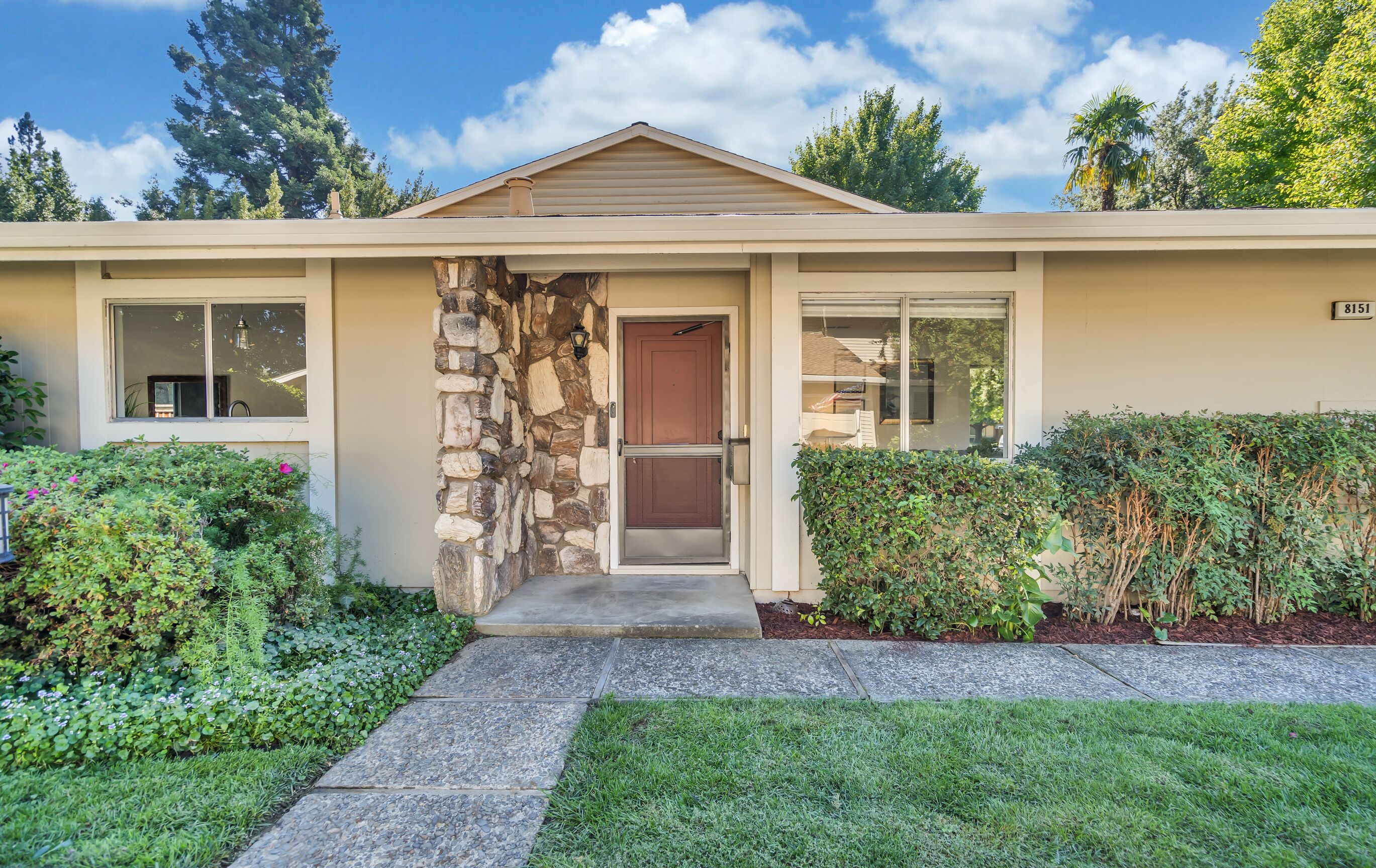 Things to Avoid After Applying for a Mortgage header image.