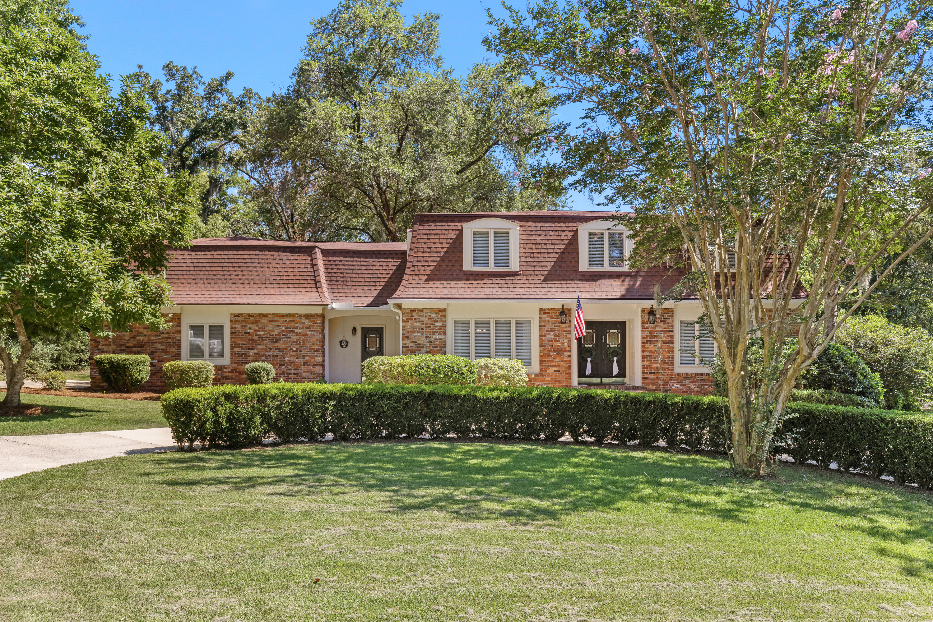 Living at Killearn Club: 3037 Fermanagh Drive, Tallahassee FL | $615,000 header image.