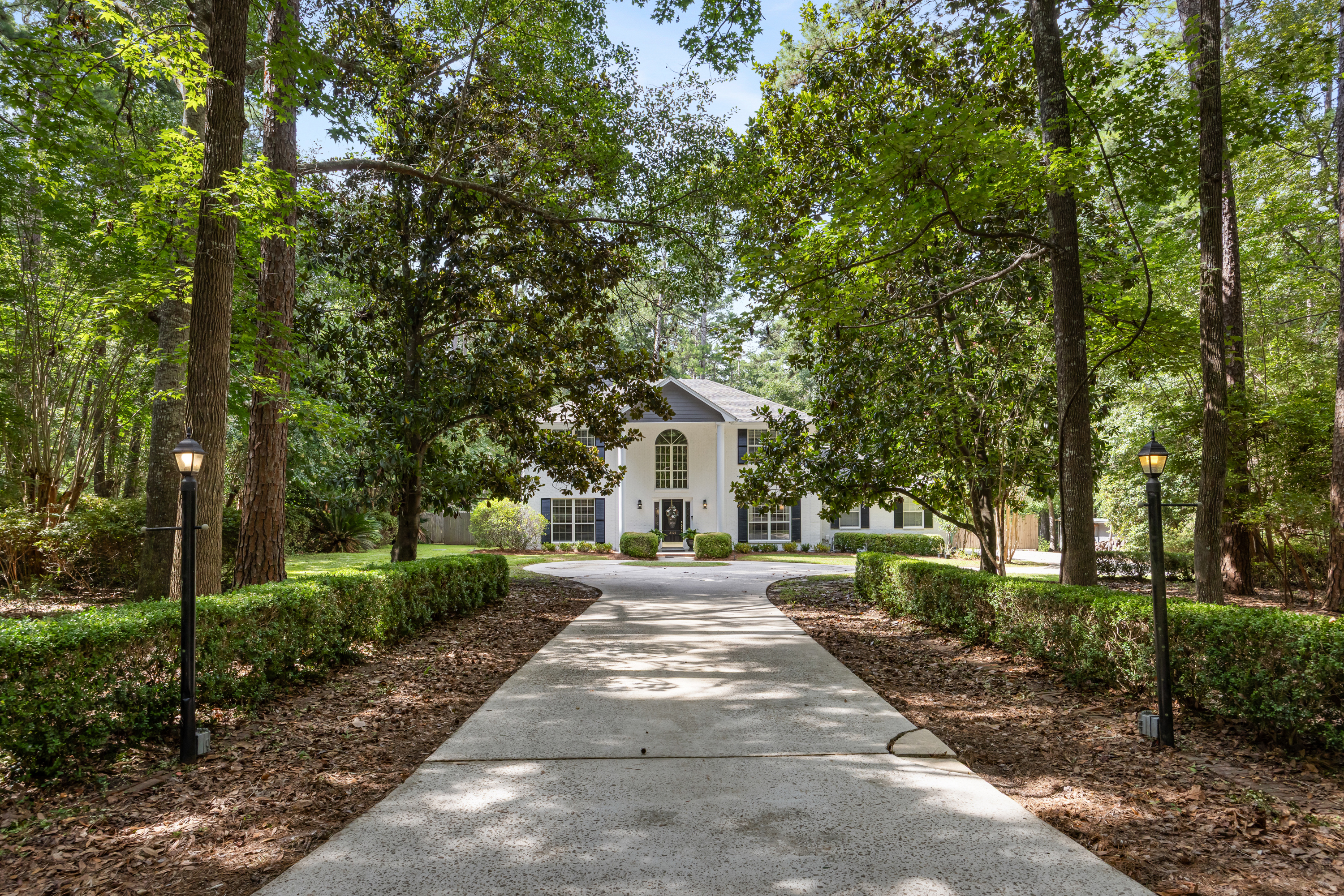 Classic Colonial in Killearn Lakes