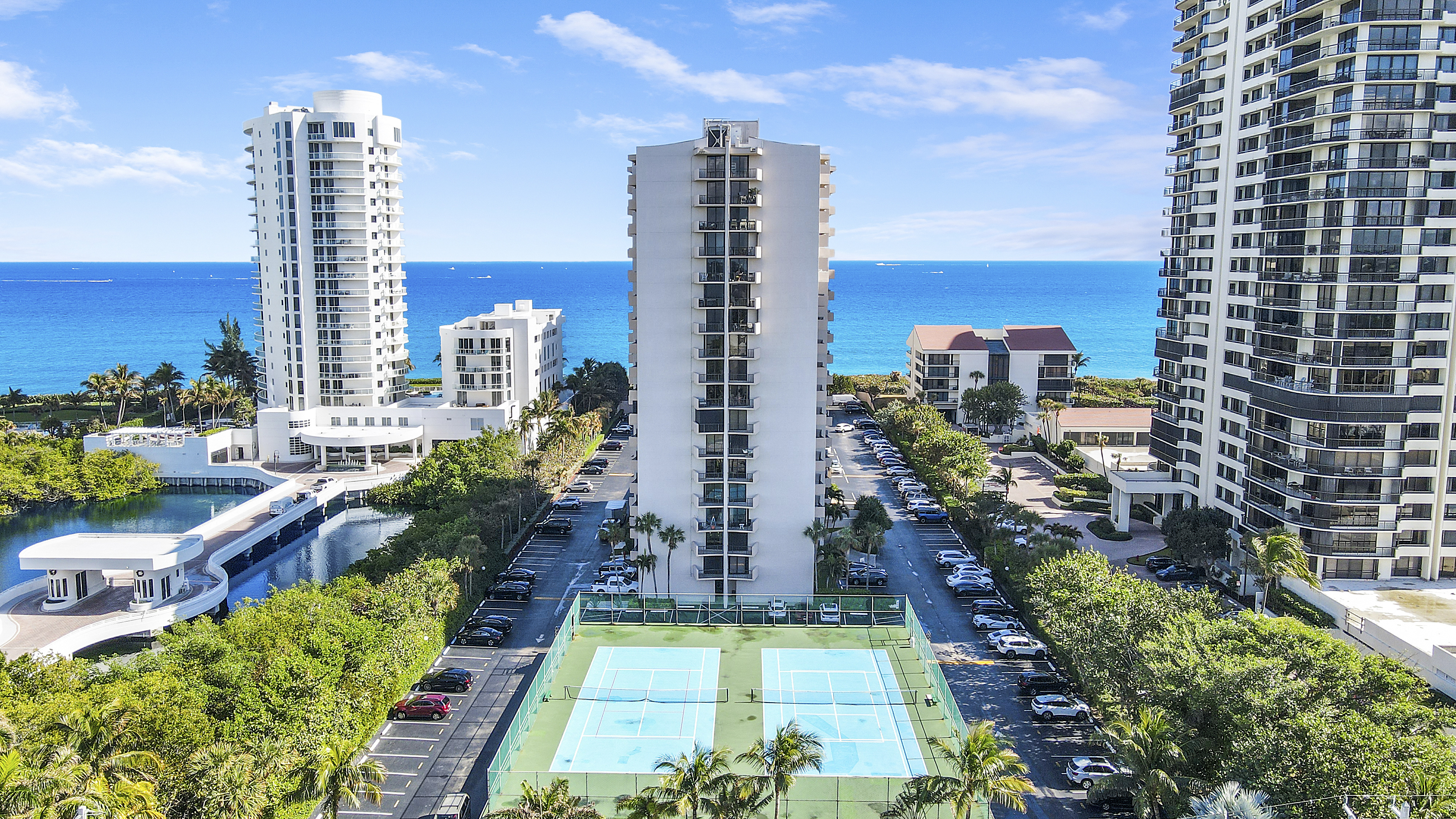 New Listing! Condo in Singer Island header image.