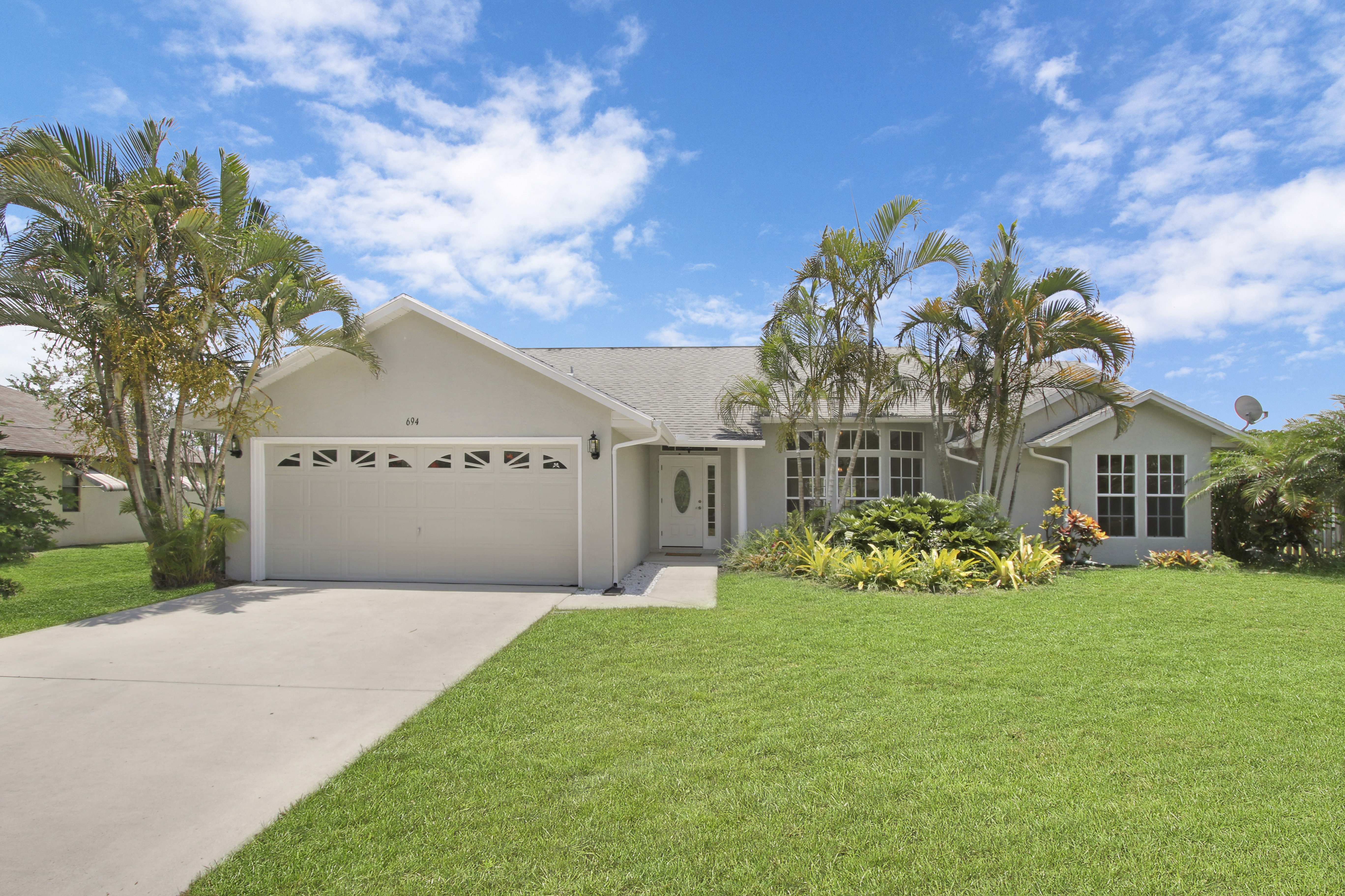 Just Listed: Stunning & Completely Renovated Home in Port St Lucie header image.