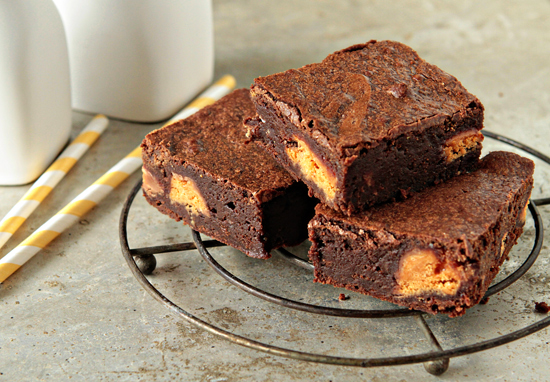 Butterfinger Brownies header image.