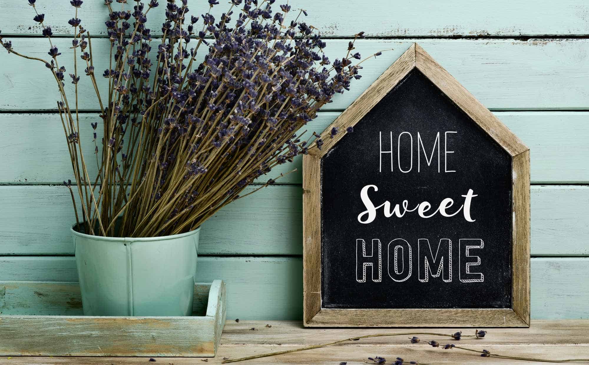 4 Fun Ideas for Your Housewarming Party header image.