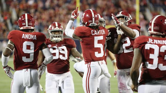 The Craziest College Football Towns to Visit header image.