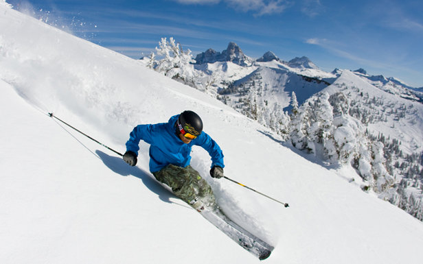 Get Carving: The Best Ski Resorts header image.