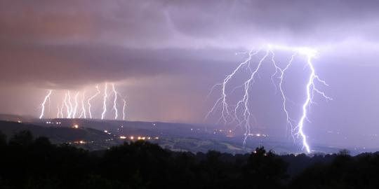 How to Protect Your House from Bad Weather header image.