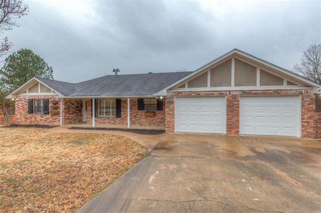 PEACEFUL COUNTRY LIVING - THE WOLEK GROUP | TULSA REALTOR header image.