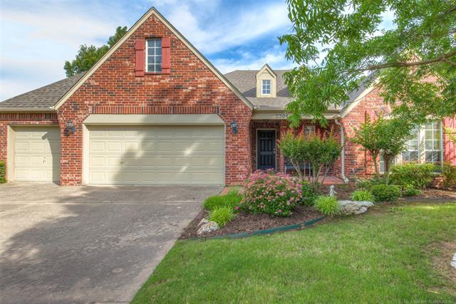 Quiet cul-de-sac! - THE WOLEK GROUP | TULSA REALTOR header image.