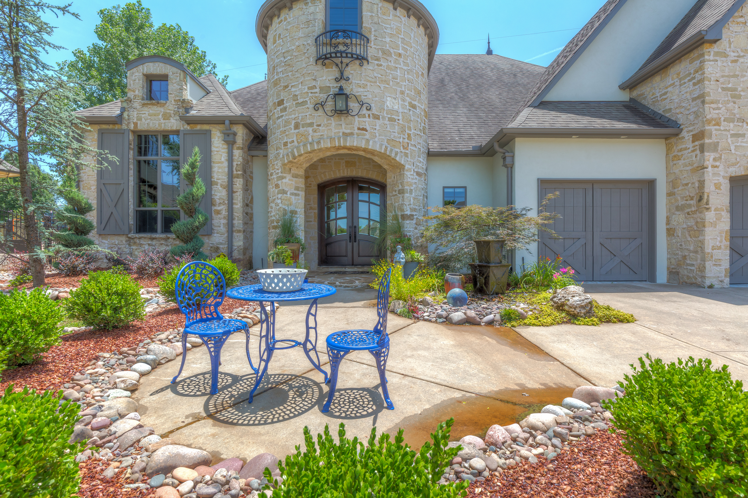 Exceptional custom home! - THE WOLEK GROUP | TULSA REAL ESTATE header image.
