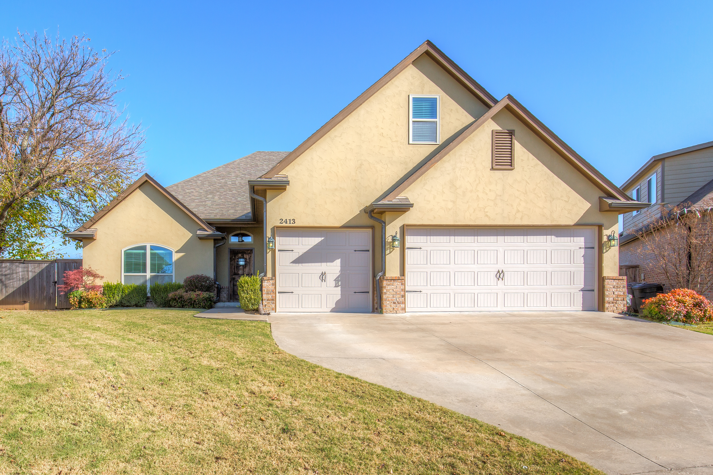 FEELS LIKE NEW! THE WOLEK GROUP | TULSA REAL ESTATE header image.