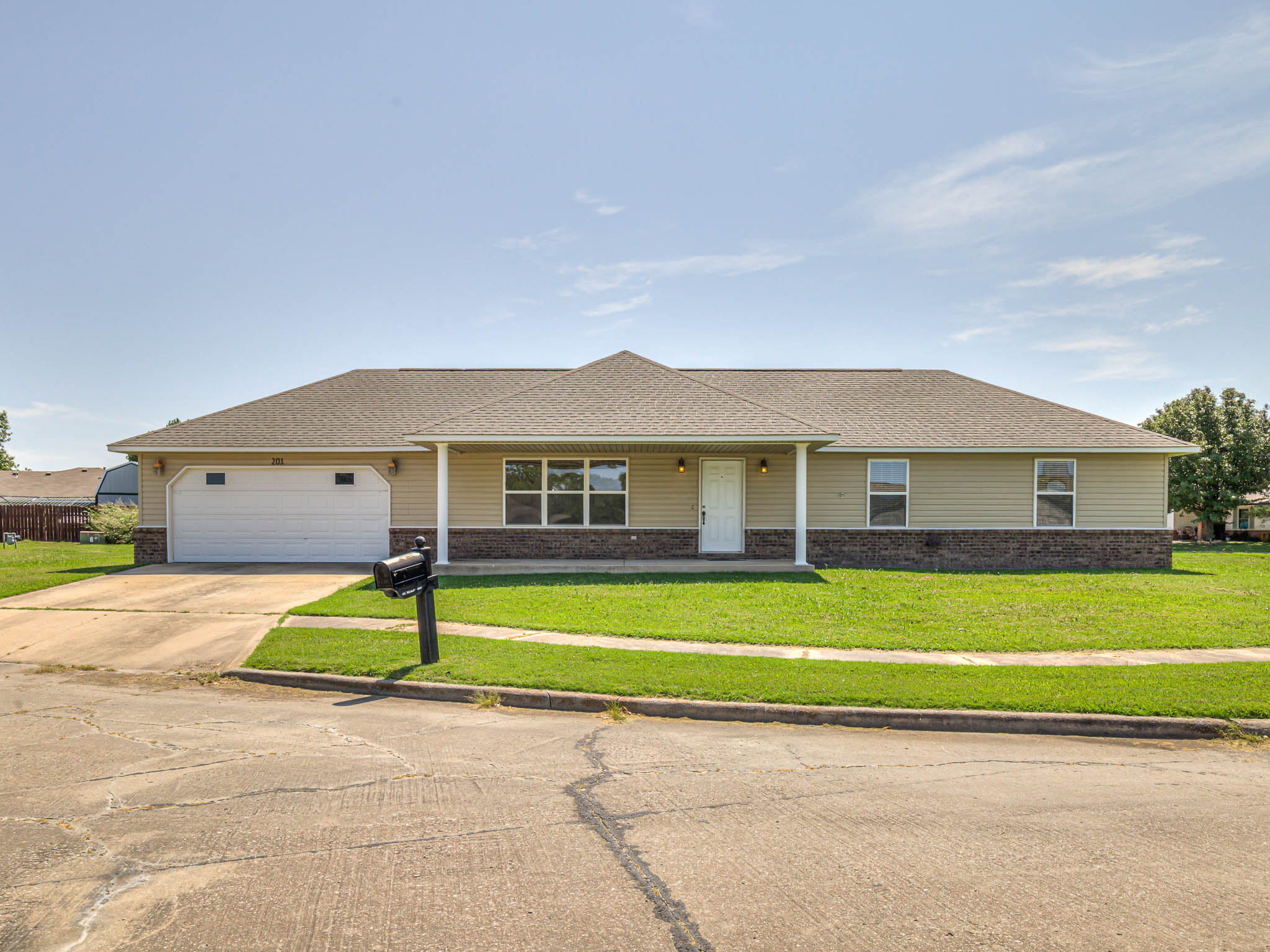 PRYOR GEM WITH OPEN FLOOR PLAN! | Tulsa Real Estate header image.