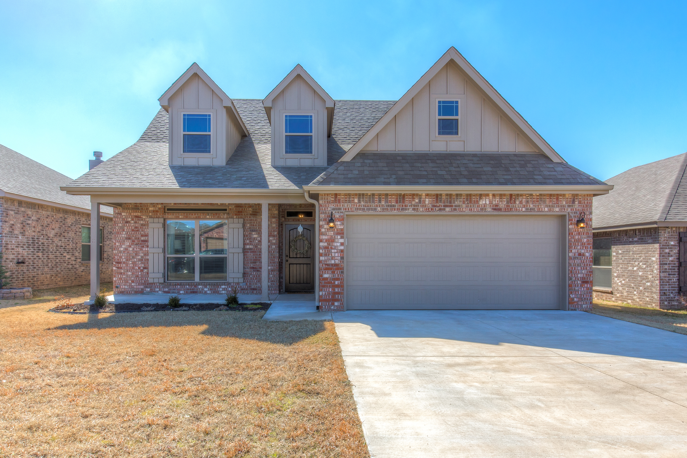 Perfect in every way! Beautiful with open floor plan and incredible kitchen! The Wolek Group | Tulsa Realtor header image.