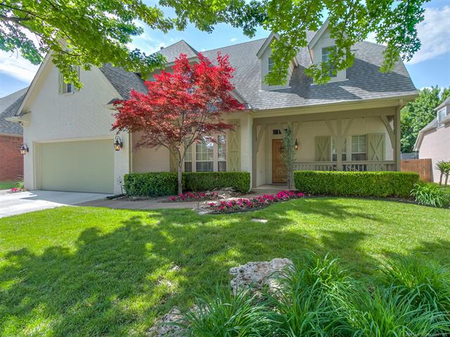 STUNNING, updated home in Twin Creeks with backyard oasis! - THE WOLEK GROUP | TULSA REALTOR header image.