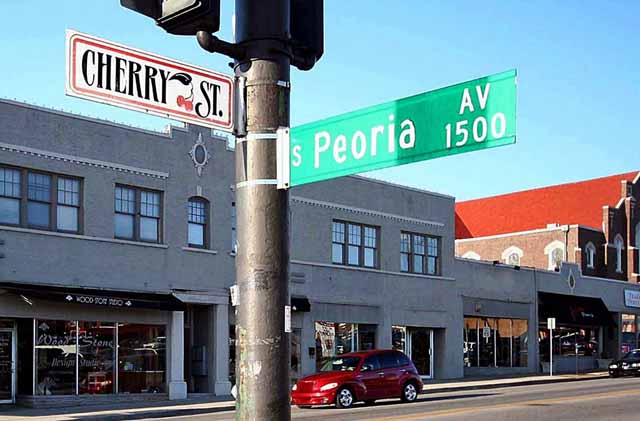 NEIGHBORHOOD SPOTLIGHT | Cherry Street Tulsa header image.