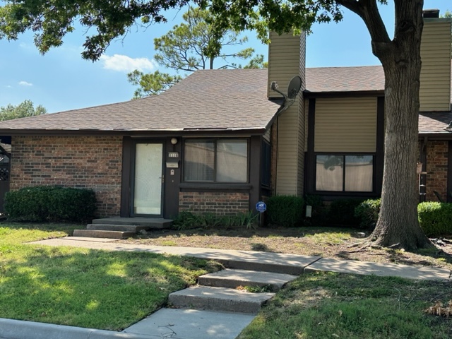 Private and Secluded Townhouse | The Wolek Group | Tulsa Realtor header image.