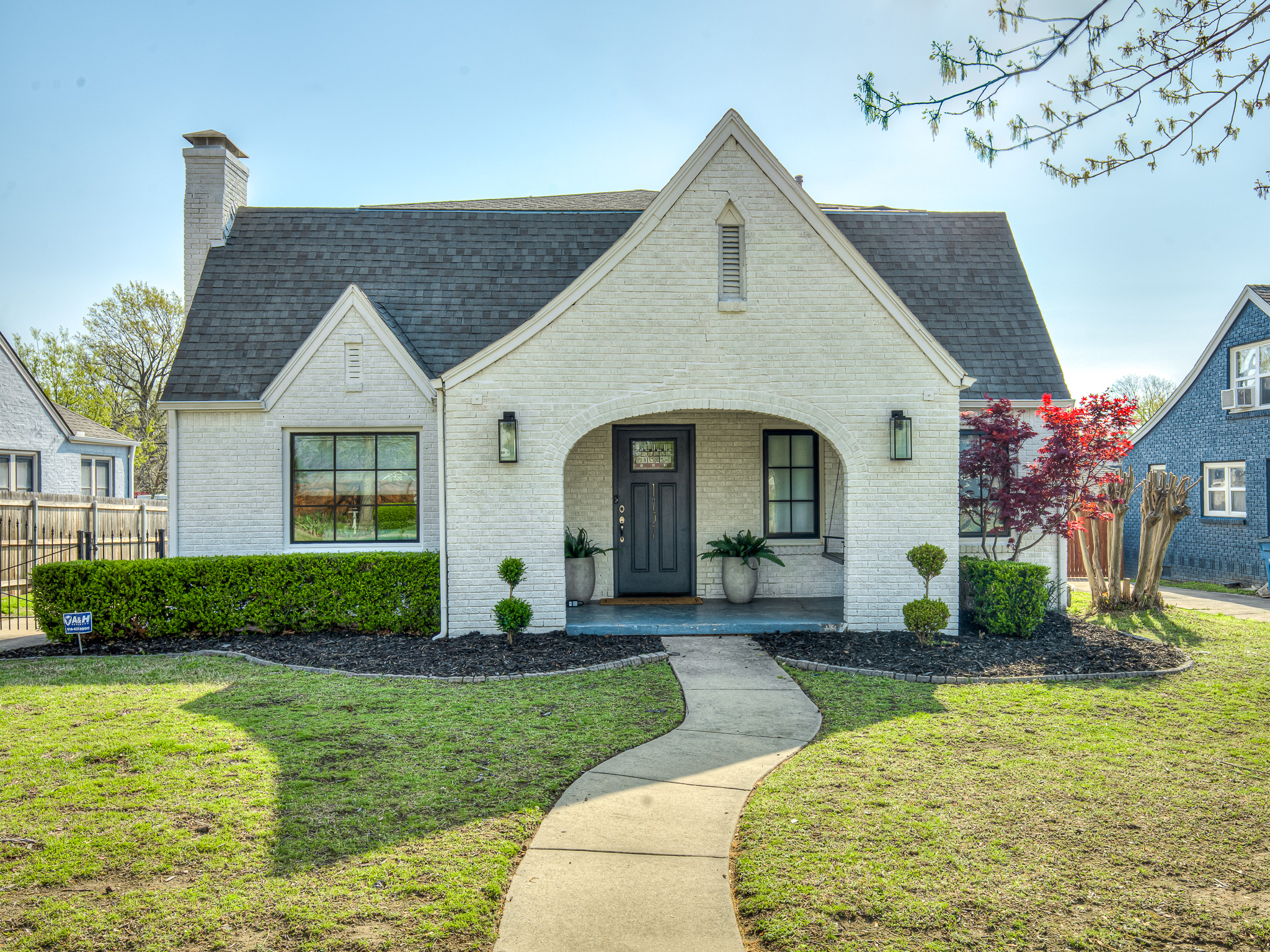 FLORENCE PARK CHARMER! | Tulsa Real Estate header image.