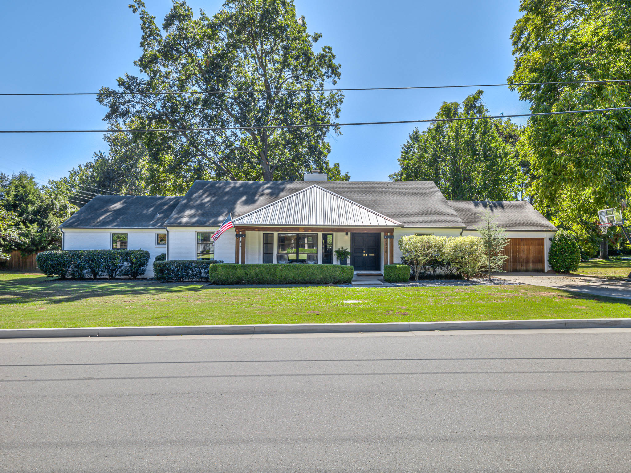 MIDTOWN STUNNER! | Tulsa Real Estate header image.