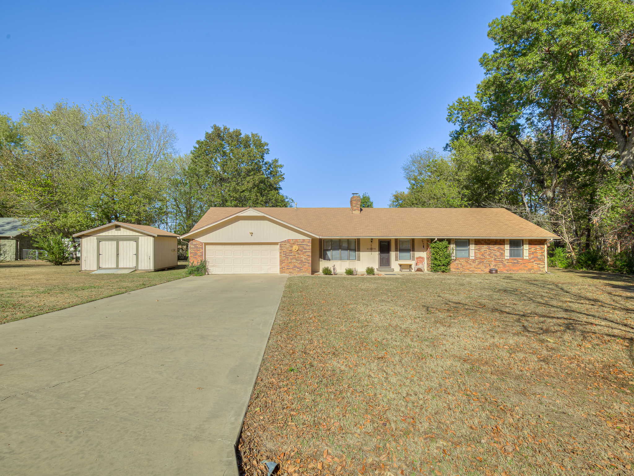 PEACEFUL COUNTRY LIVING! | Tulsa Real Estate header image.