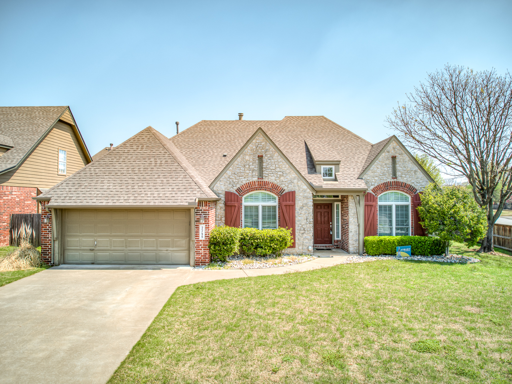 CORNER LOT GEM! | Tulsa Real Estate header image.