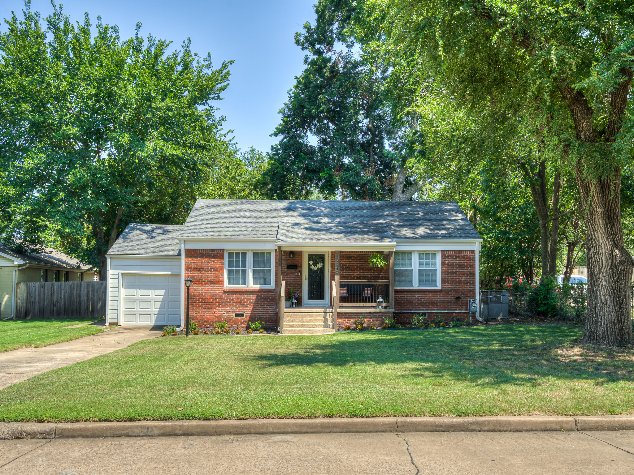 MIDTOWN CHARMER! | Tulsa Real Estate header image.