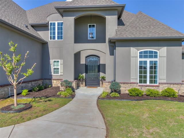 Peaceful country living with city convenience! - THE WOLEK GROUP | TULSA REALTOR header image.