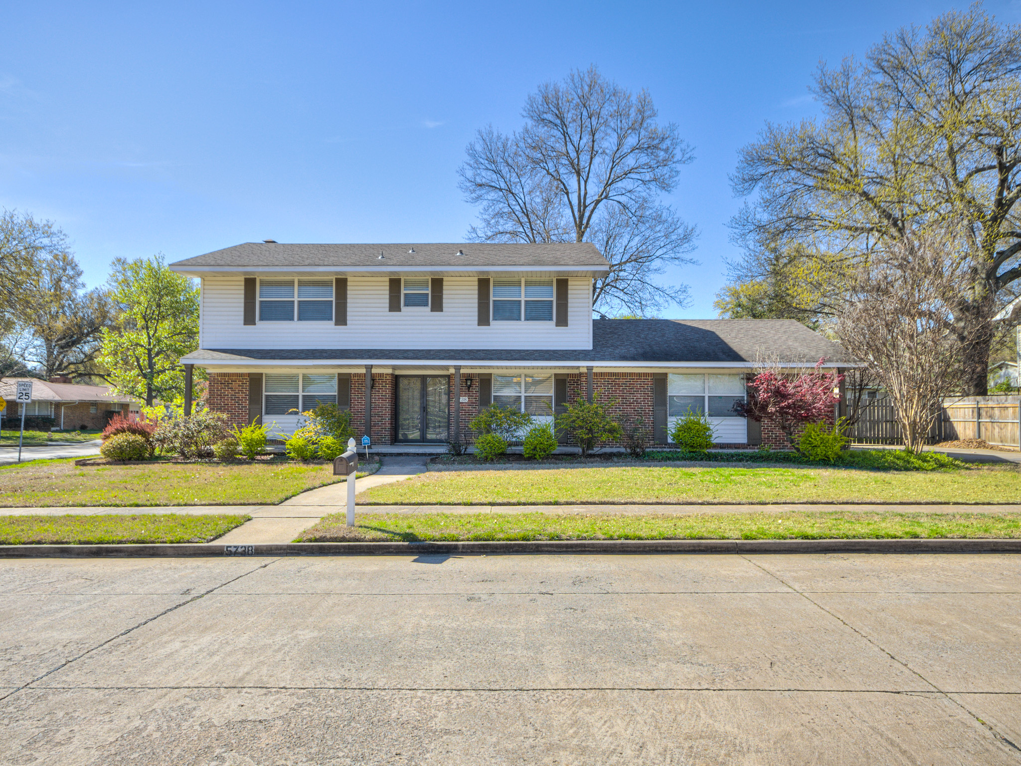 Stylish Home | Tulsa Real Estate header image.