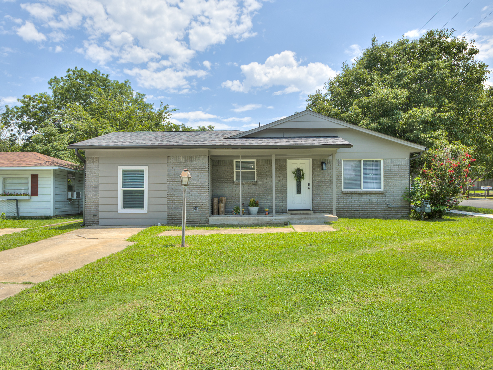 Darling one-level home | Tulsa Real Estate header image.