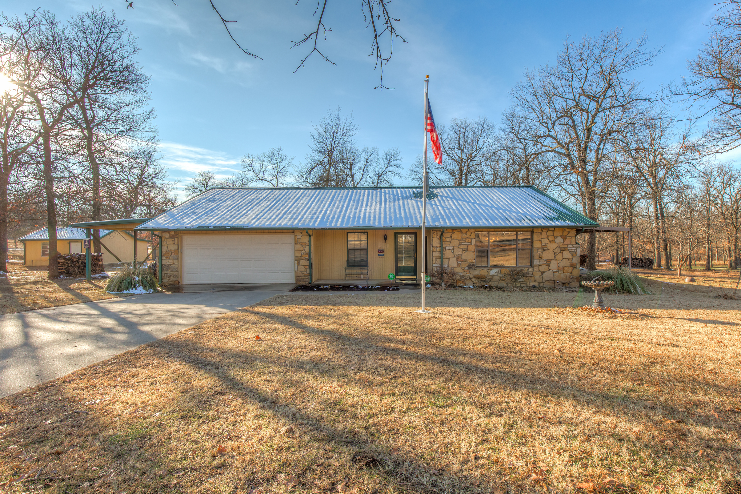 PEACE, QUIET & VIEWS for DAYS! THE WOLEK GROUP | TULSA REAL ESTATE header image.