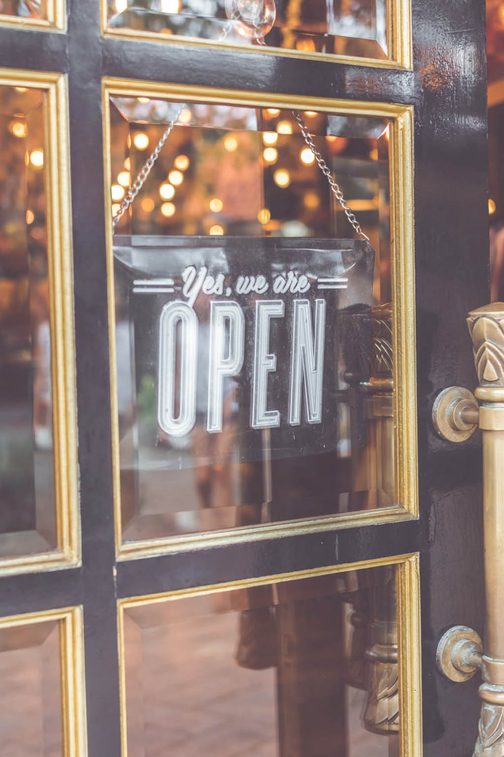 5 Tips for Shopping on Small Business Saturday header image.