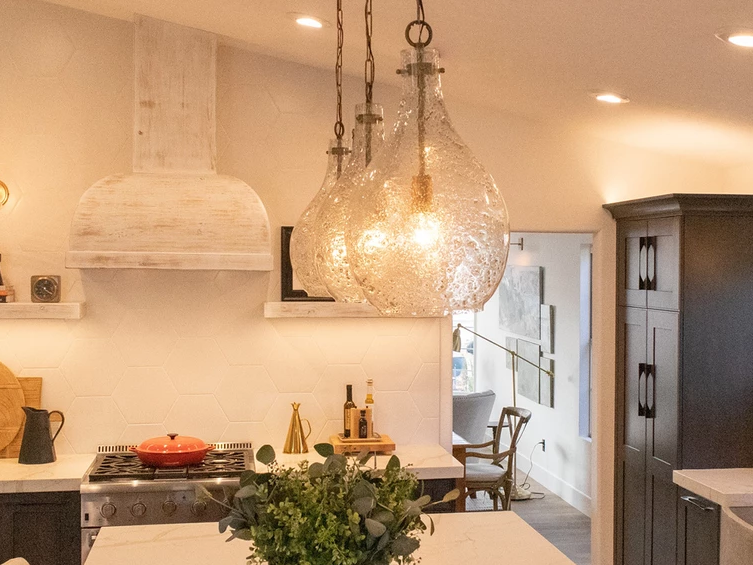 Here’s What Must Stay and What Must Go When Selling Your Home header image.