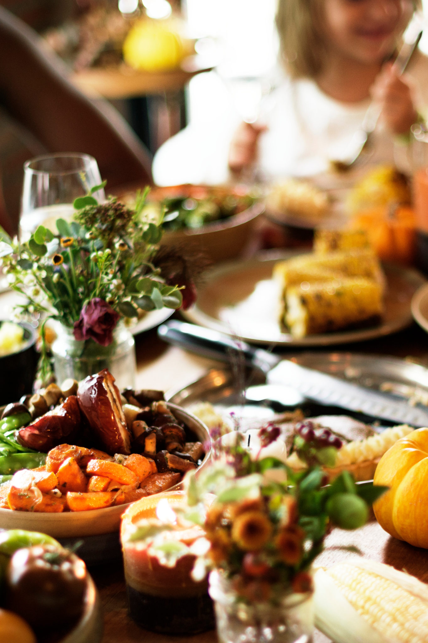 7 Stress-Free Hosting Tips for Thanksgiving header image.