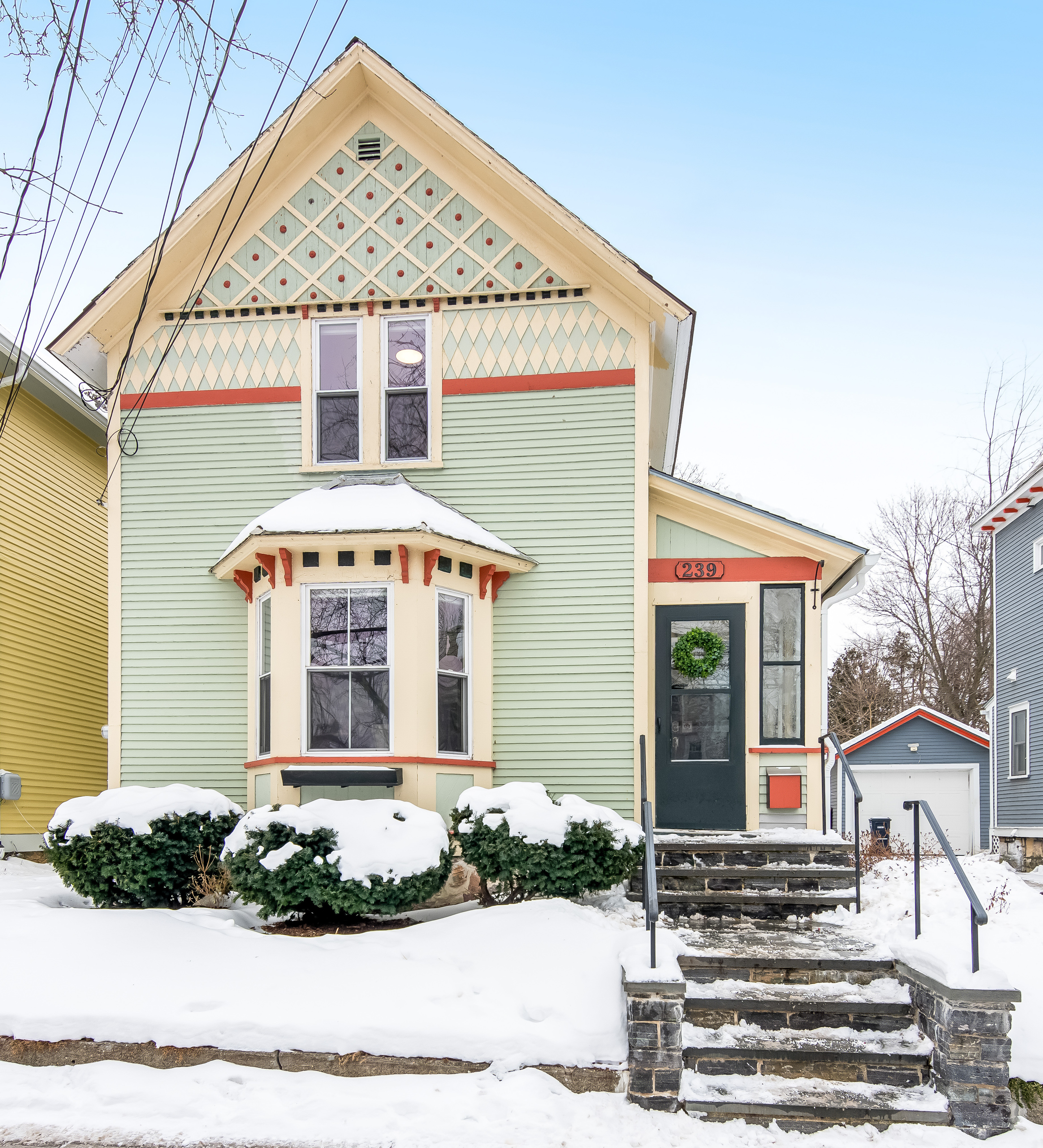 5 Signs It's Time to Buy a New Home! header image.